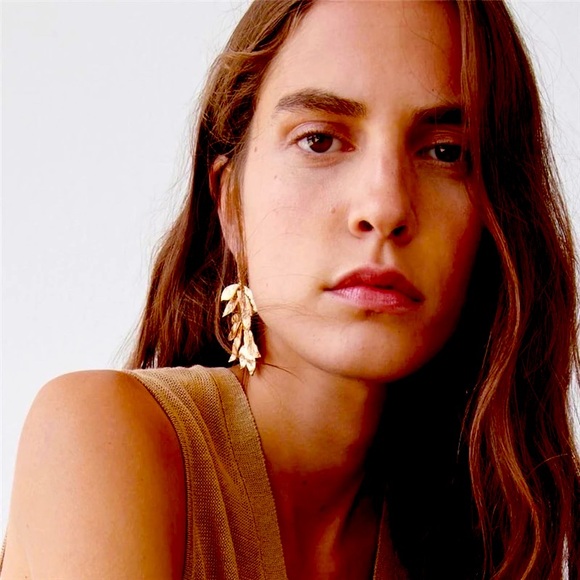 🍋2/$30 New Gold Layered Leaf Earrings - Picture 3 of 4